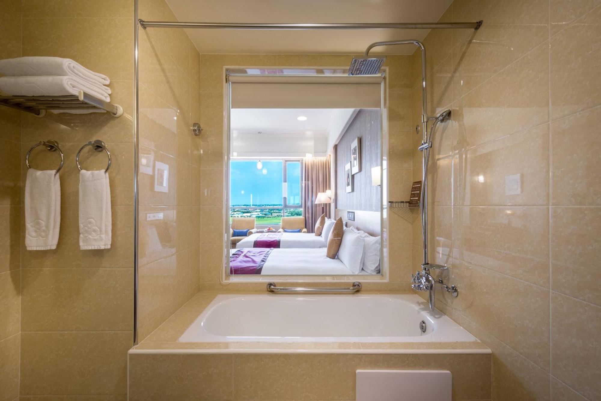Royal Chiayi Hotel Екстериор снимка