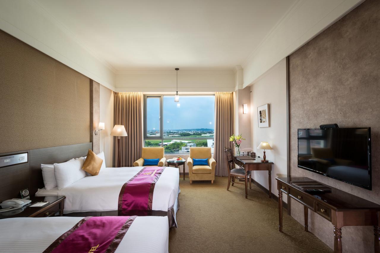 Royal Chiayi Hotel Екстериор снимка