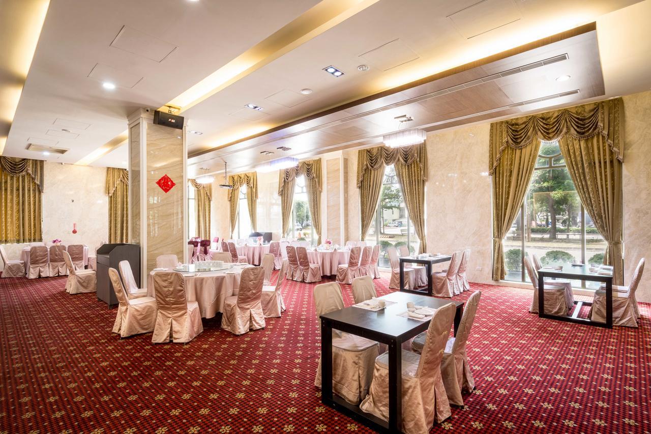 Royal Chiayi Hotel Екстериор снимка