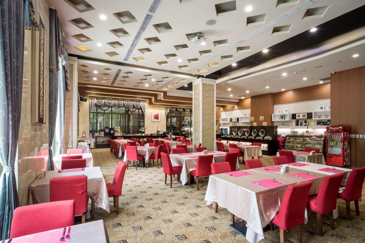 Royal Chiayi Hotel Екстериор снимка