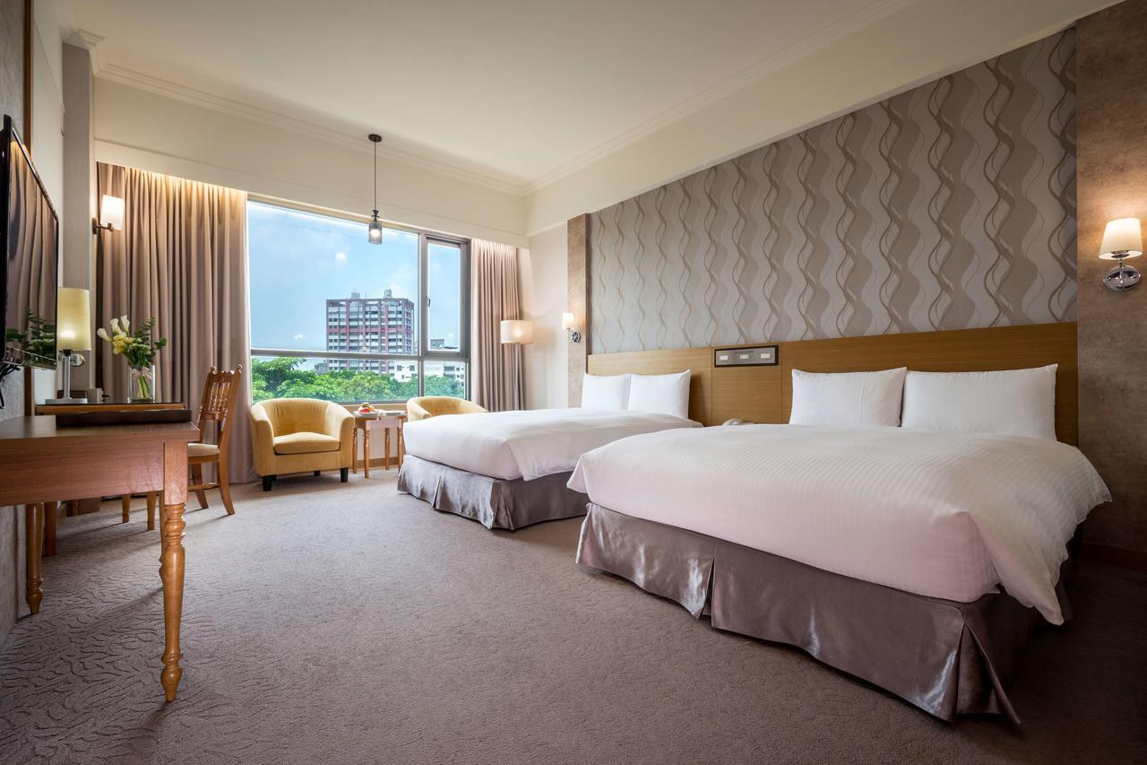Royal Chiayi Hotel Екстериор снимка