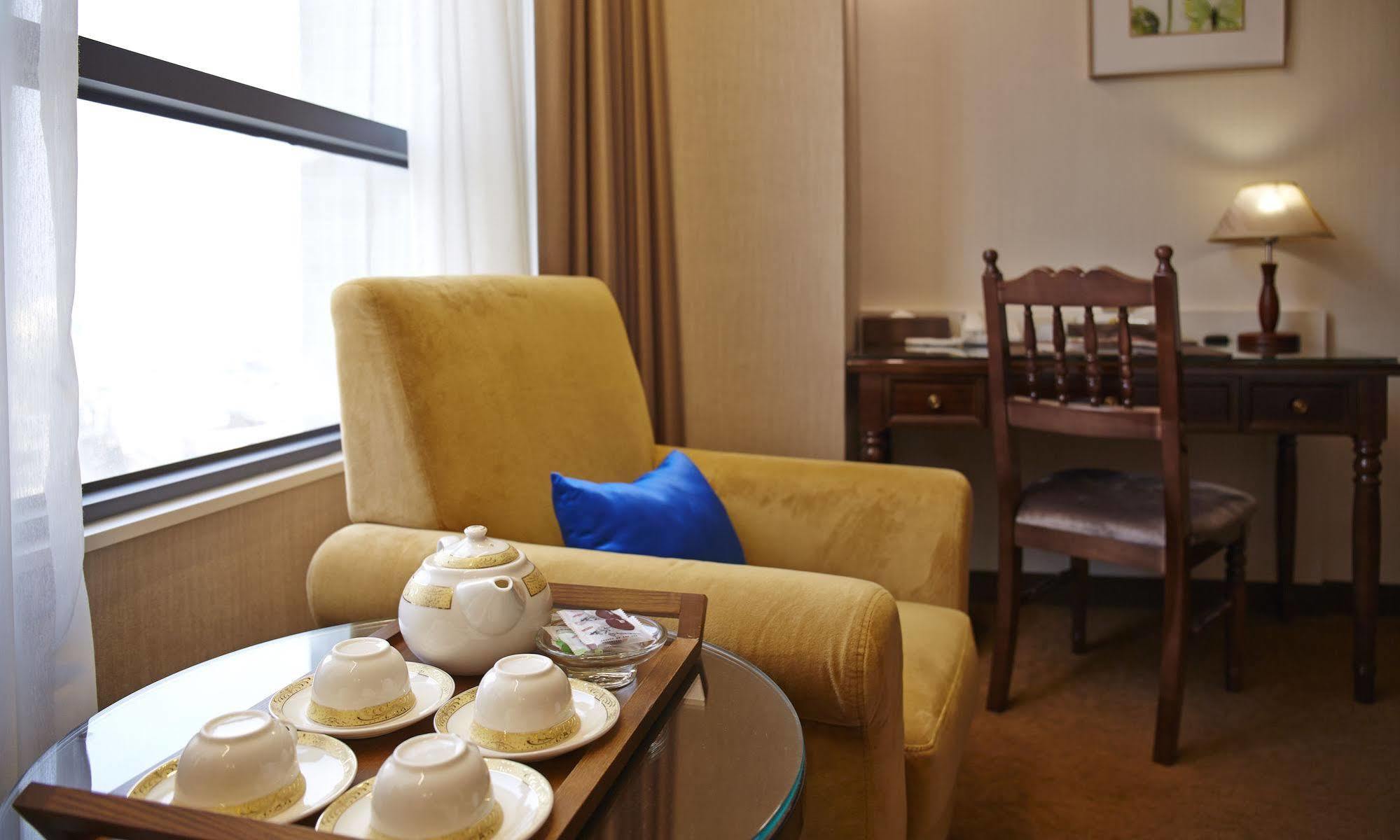 Royal Chiayi Hotel Екстериор снимка