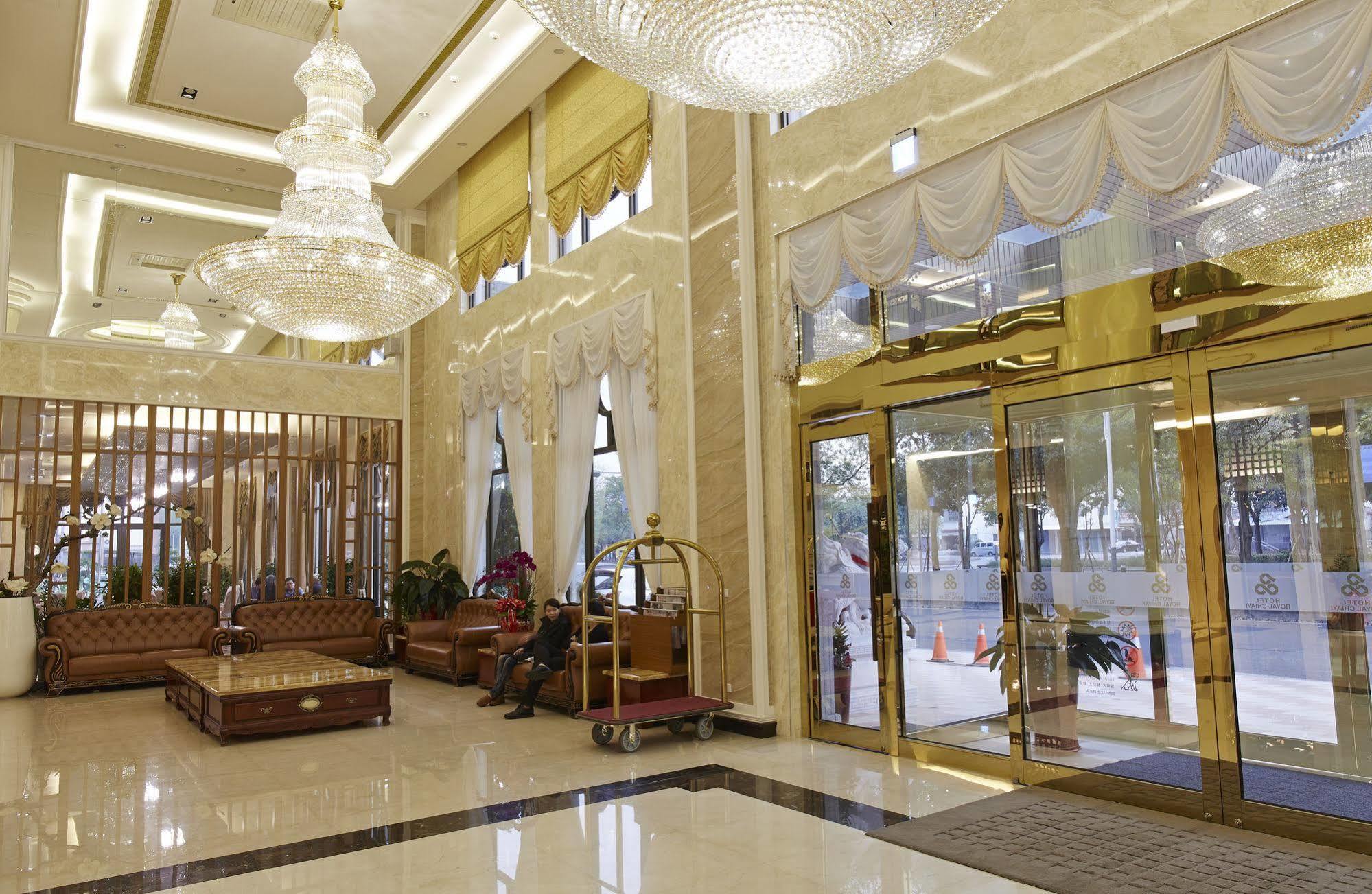 Royal Chiayi Hotel Екстериор снимка