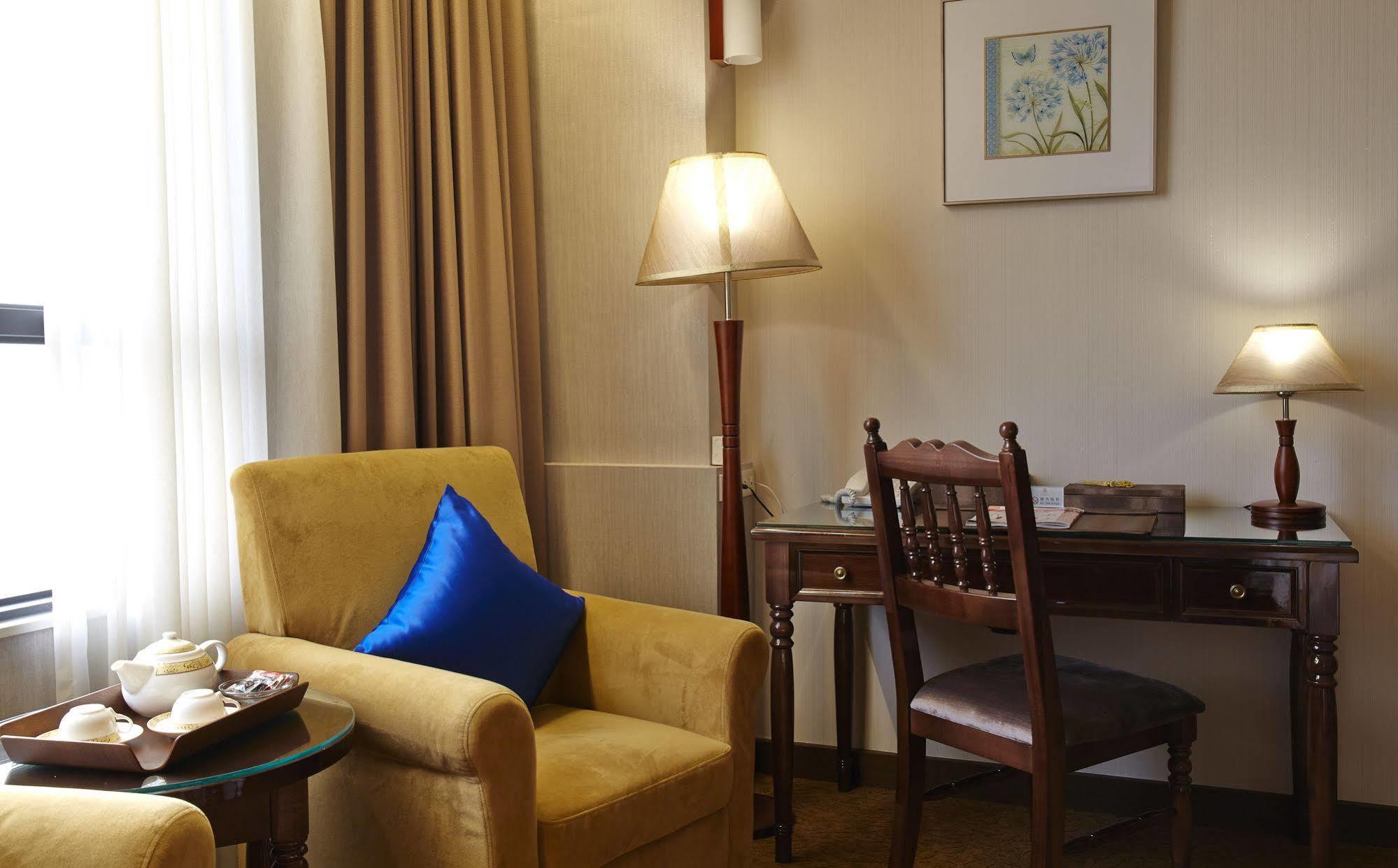 Royal Chiayi Hotel Екстериор снимка