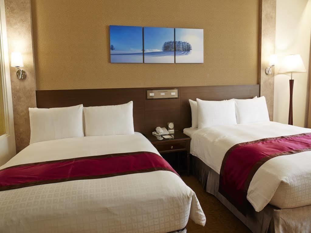 Royal Chiayi Hotel Екстериор снимка