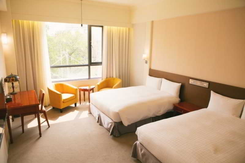 Royal Chiayi Hotel Екстериор снимка